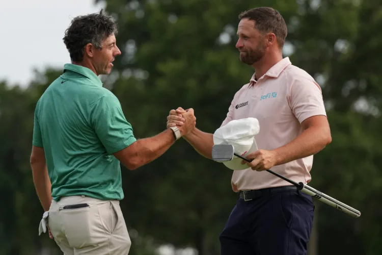 Clark holds off McIlroy and Cantlay to capture BMW Championship